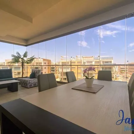 Apartment Hills Luxury With Comm Pool