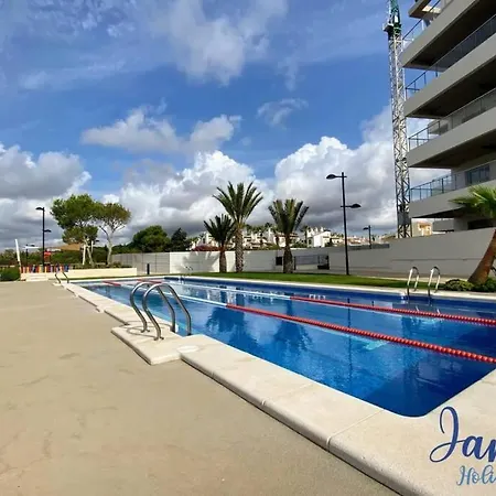 Apartment Hills Luxury With Comm Pool *
