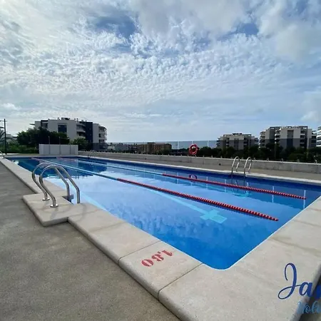 Hills Luxury With Comm Pool Apartment