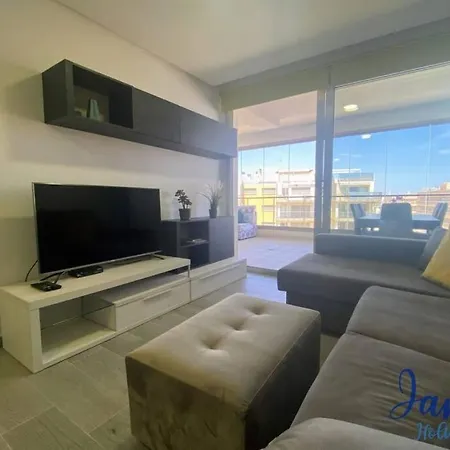 Hills Luxury With Comm Pool Apartment *