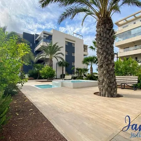 Hills Getaway With Pools & Eb7 *