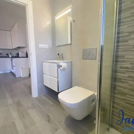 Hills Getaway With Pools & Eb7